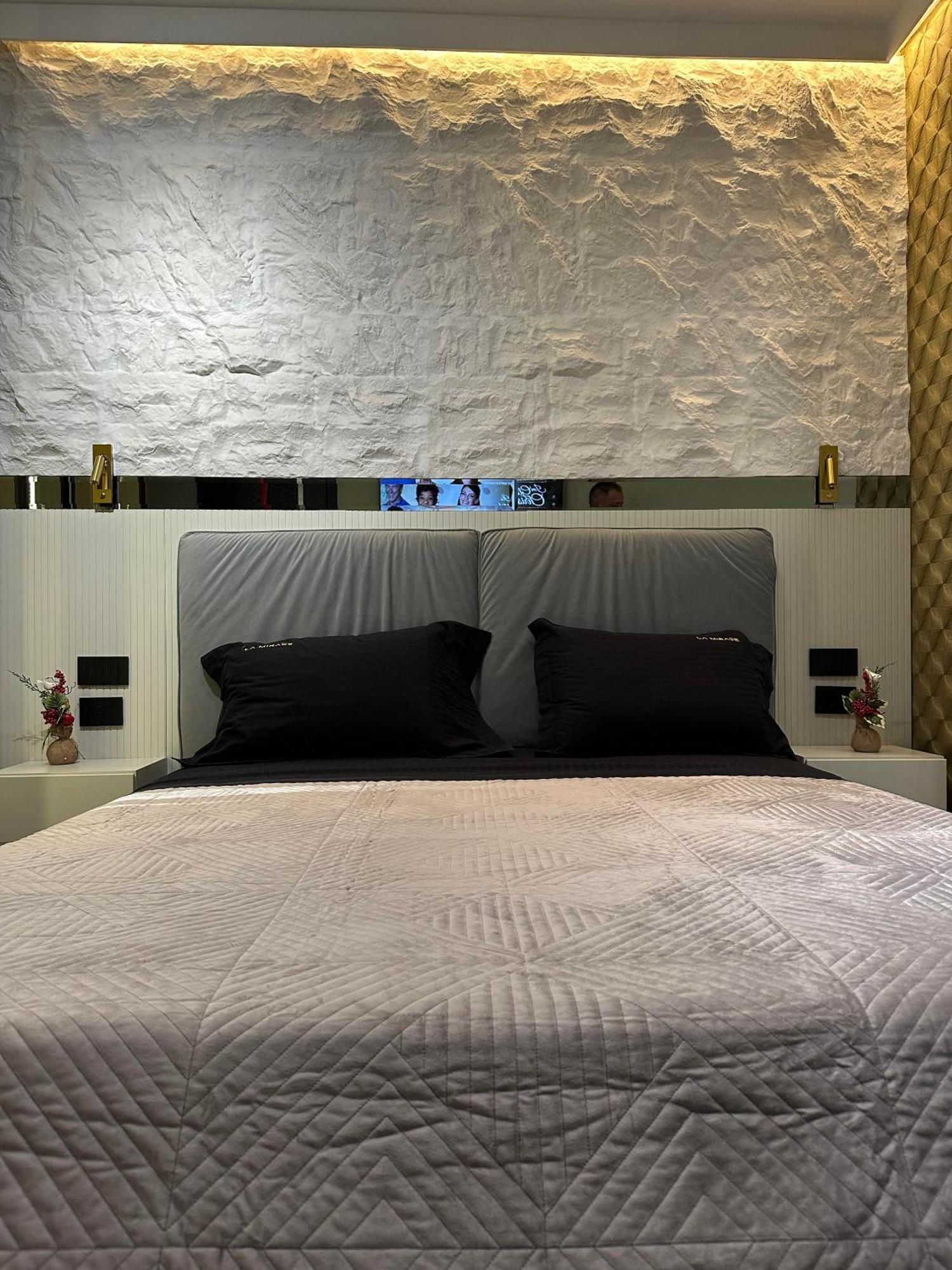 La Mirage Suites & Apartments Tirana Kültér fotó