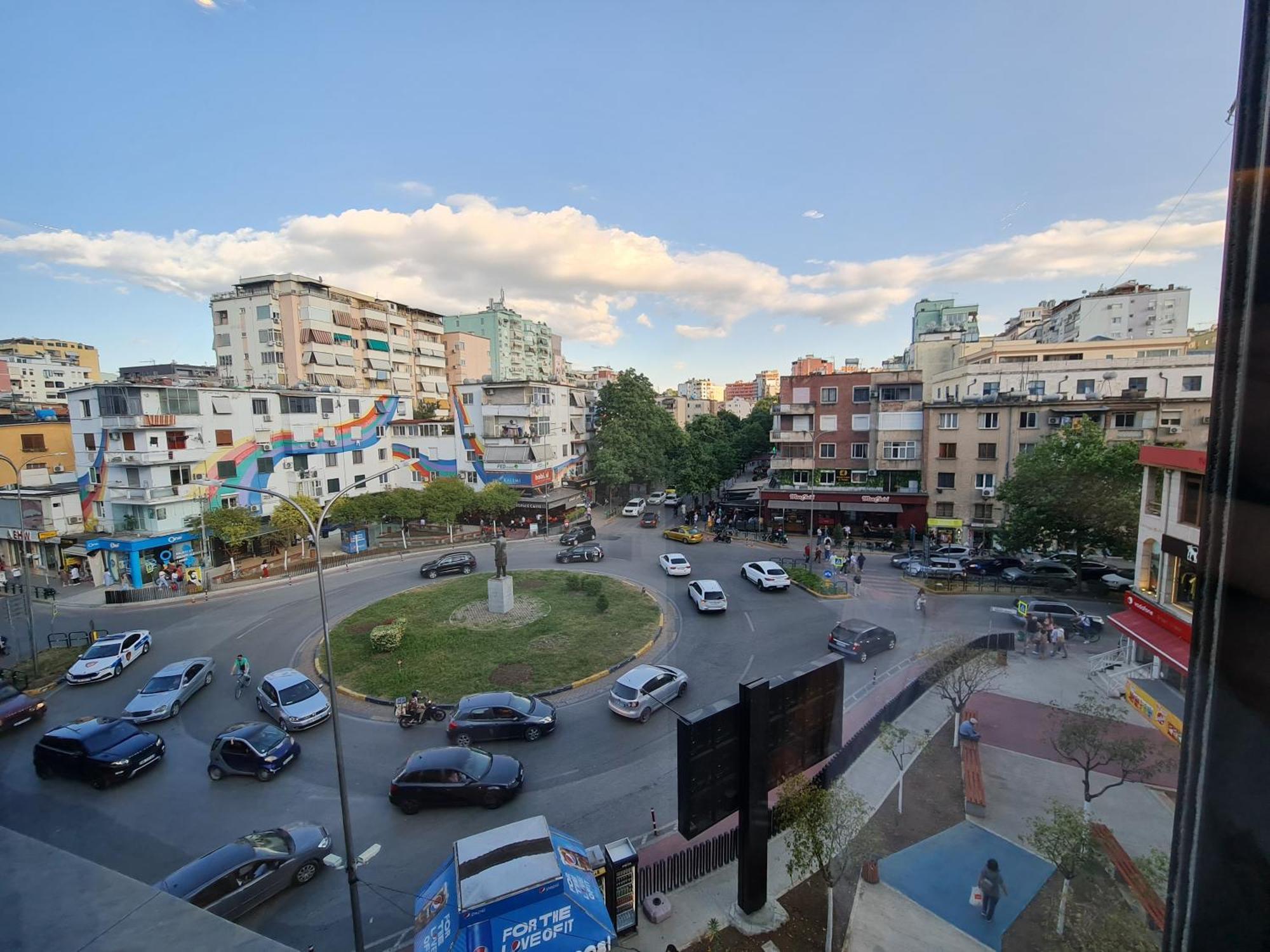 La Mirage Suites & Apartments Tirana Kültér fotó