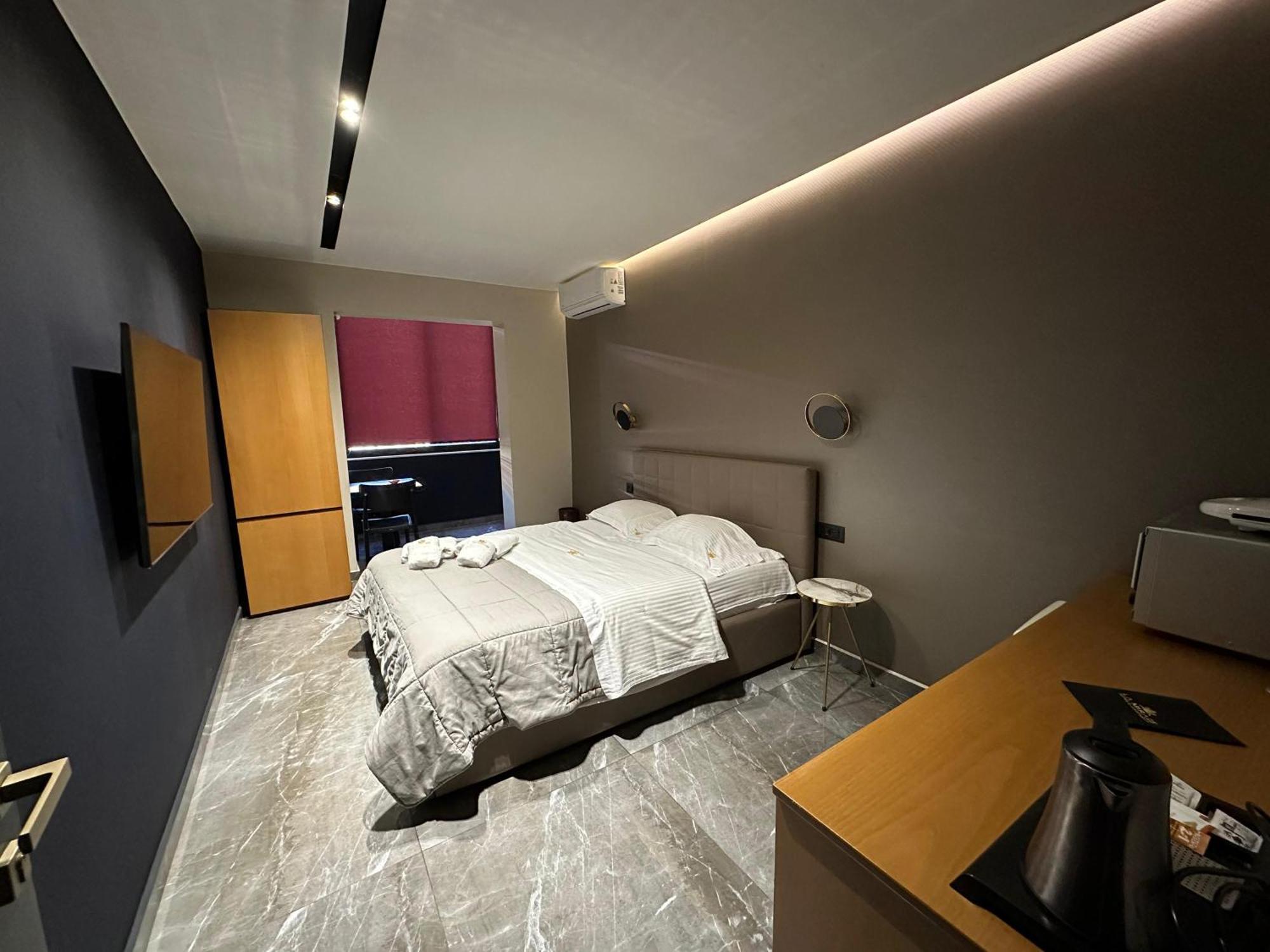 La Mirage Suites & Apartments Tirana Kültér fotó